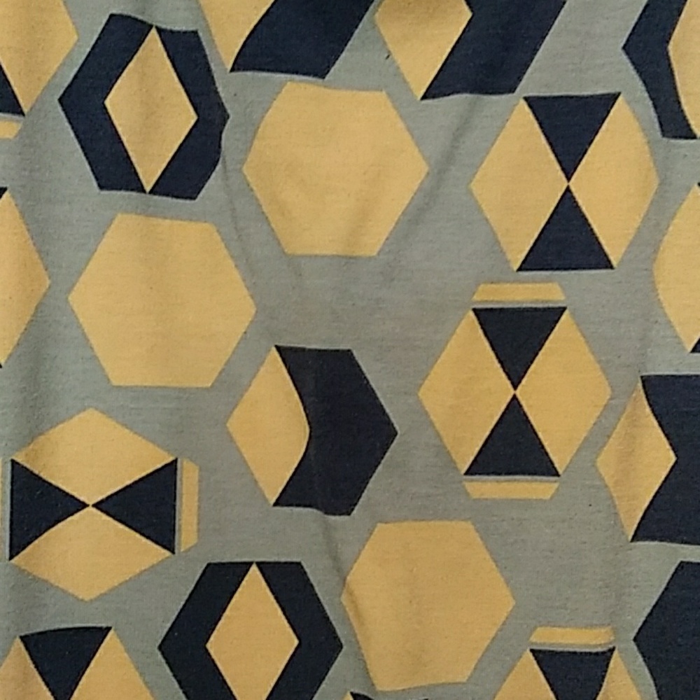 LuLaRoe 3X patterned classic tee blue yellow LLR - Picture 2 of 3